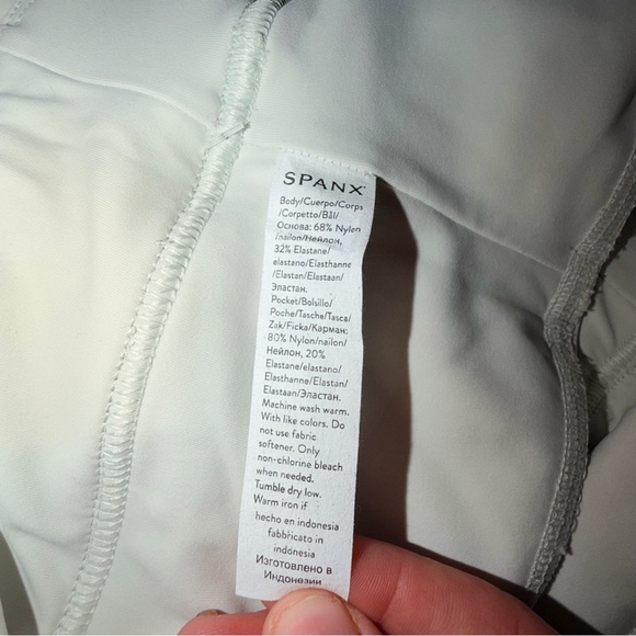 Spanx Booty Boost Active Skirt Leggings Womens M White Cloud NWT - Picture 7 of 8
